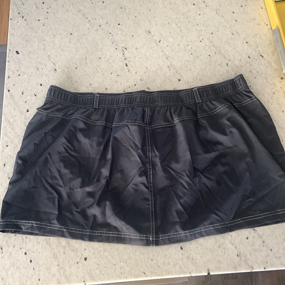 Swim skirt EUC - Picture 2 of 6